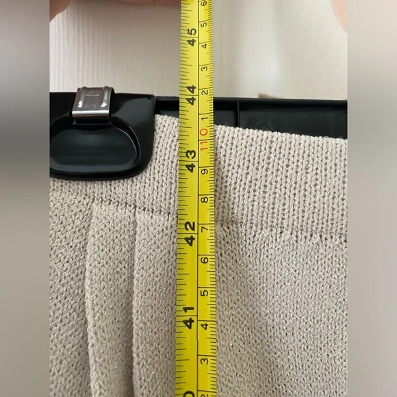 St. John 2 Piece Knit Cardigan Pant Set Sz4/6 - Picture 14 of 16